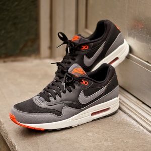 NIKE AIR MAX 1 Essential Trainers Mens Size US 12